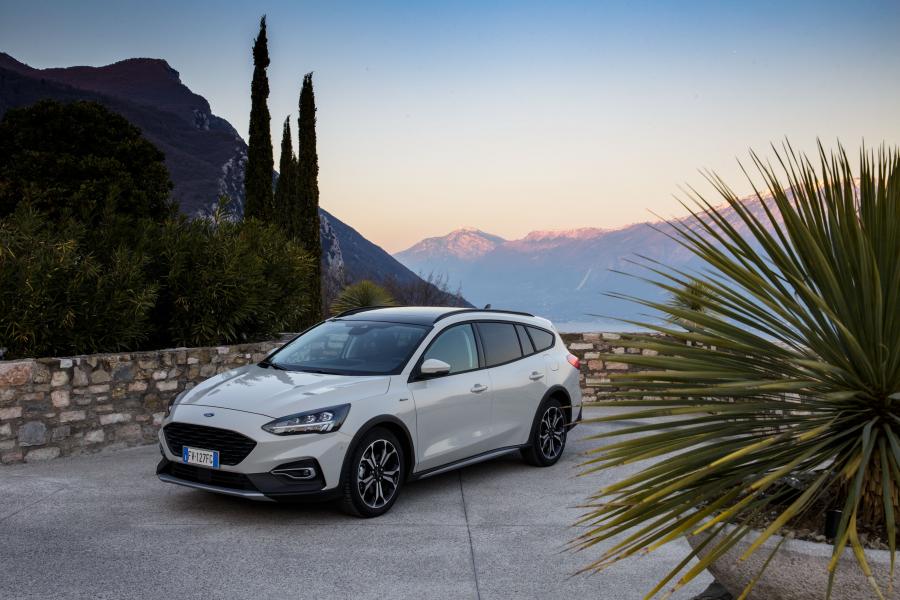  Ford Focus Active Wagon 2018 года  (WW) (фото 35 из 49)